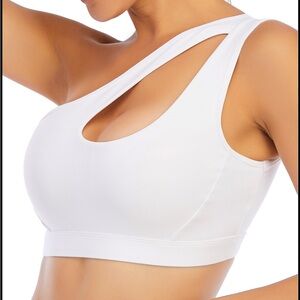 (23) NWOT Asymmetrical Sports Bra